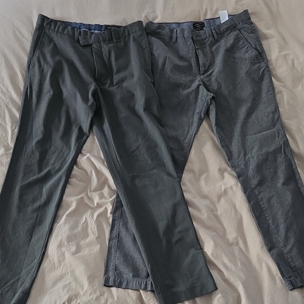 Banana Republic Men's Dark Gray Chinos Dress Pants - Size 33x34 - Lot Of 2